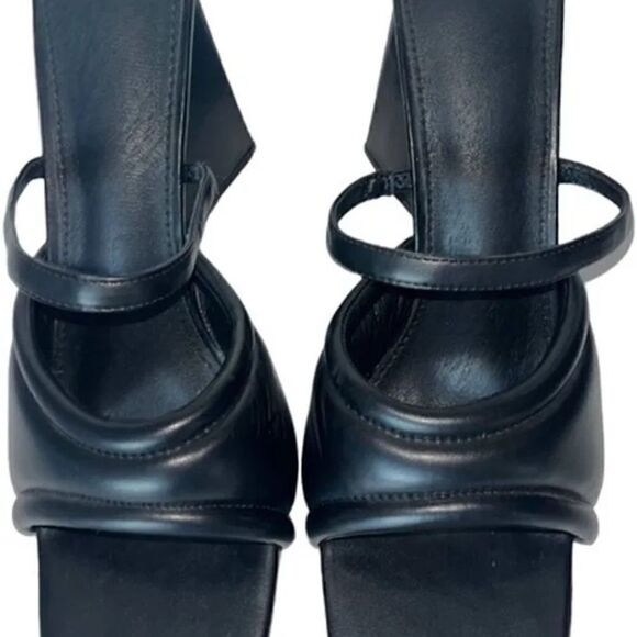 NWOT Nasty Gal Black Chunky Heels - Picture 3 of 3